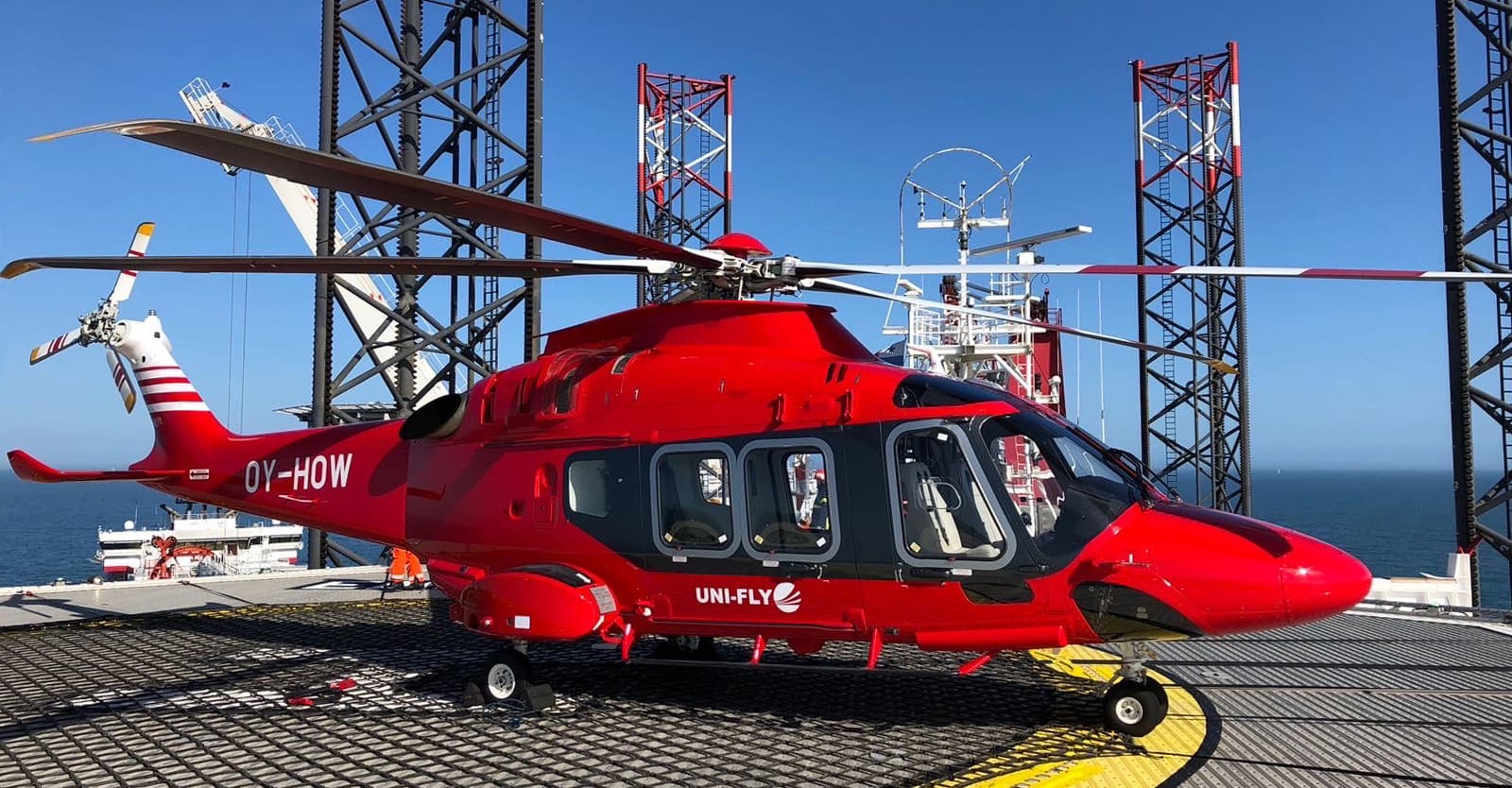 AW169 on jackup helipad