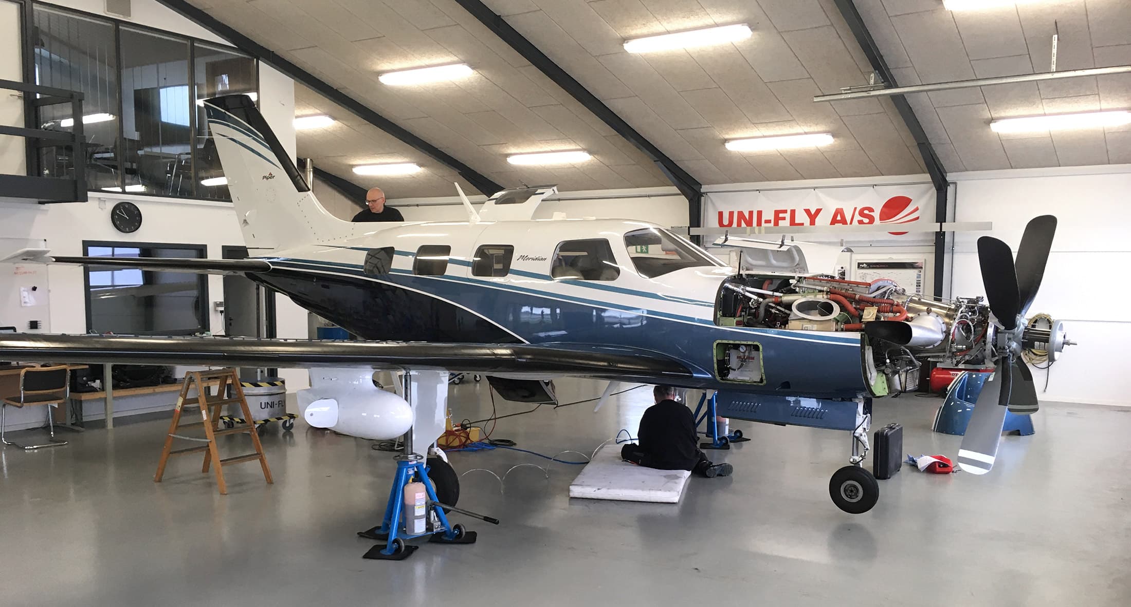 Maintenance service on Piper fixed wing 